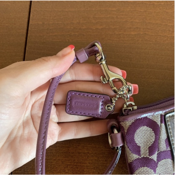 PURPLE COACH WRISTLET - Picture 7 of 9